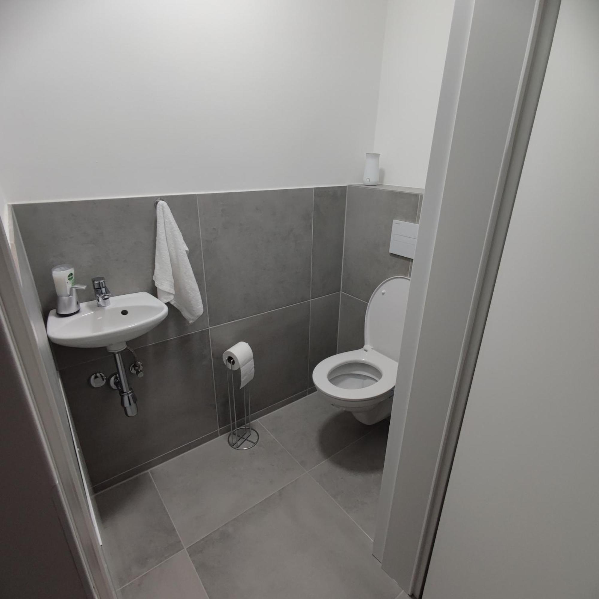 Aparthotel Umbrella Виена Екстериор снимка